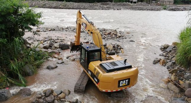 Pasco inician limpieza y descolmatación de diques en río Chaupihuaranga