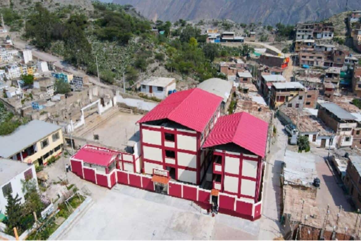 Culminan reconstrucción de 2 colegios en la provincia de Huarochirí